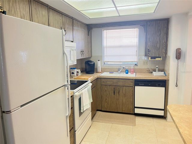 655 PARK CIRCLE, Bradenton, FL 34207