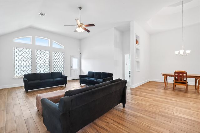 2418 Kelson Cove Drive, Texas City, TX 77568