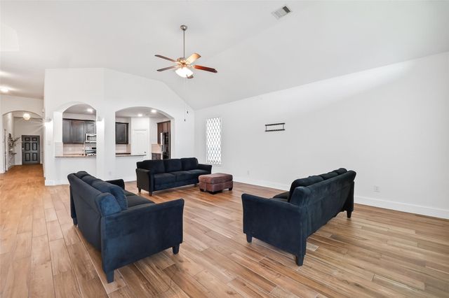 2418 Kelson Cove Drive, Texas City, TX 77568
