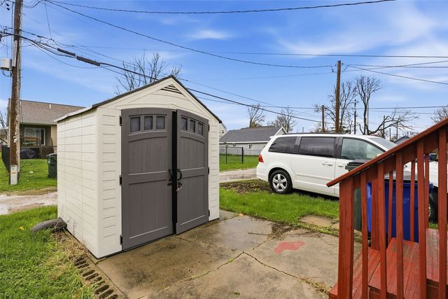 1204 8th Street NW, Cedar Rapids, IA 52405