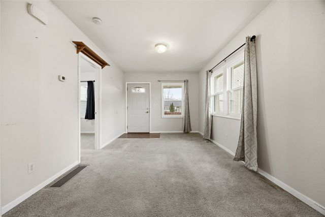 1204 8th Street NW, Cedar Rapids, IA 52405