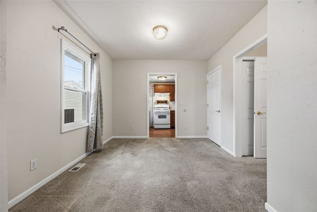 1204 8th Street NW, Cedar Rapids, IA 52405