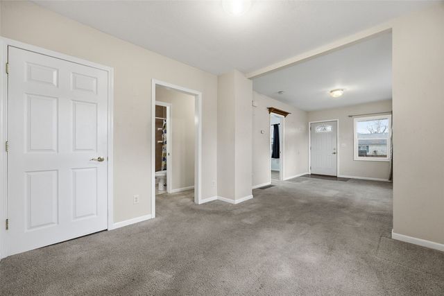 1204 8th Street NW, Cedar Rapids, IA 52405