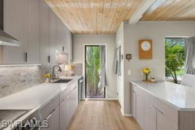 1599 Grove AVE, Fort Myers, FL 33901