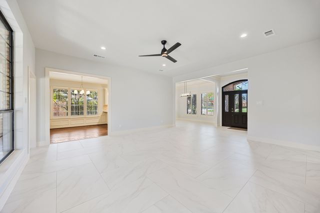 11104 Manorview Circle, Dallas, TX 75228