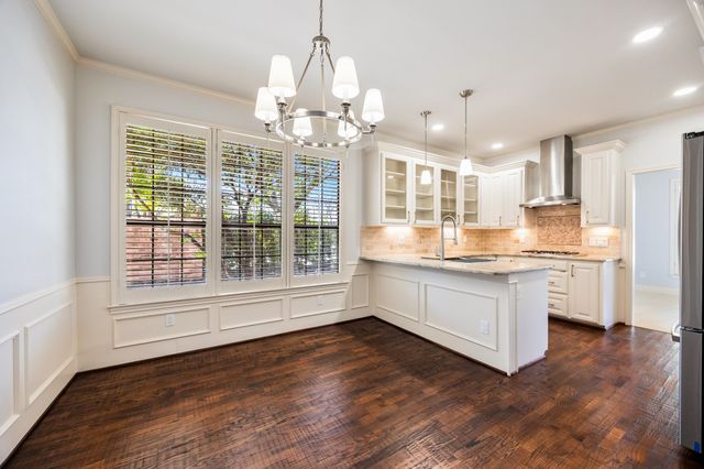 11104 Manorview Circle, Dallas, TX 75228