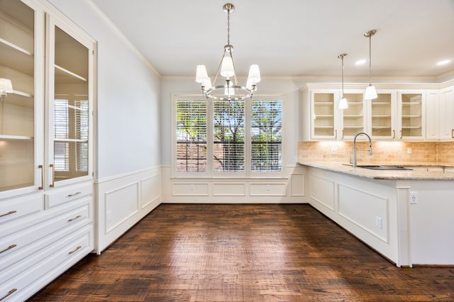 11104 Manorview Circle, Dallas, TX 75228