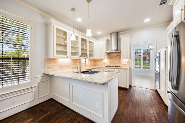 11104 Manorview Circle, Dallas, TX 75228