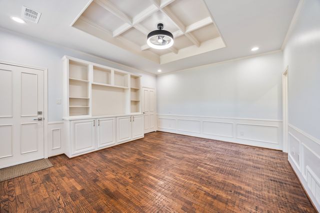 11104 Manorview Circle, Dallas, TX 75228