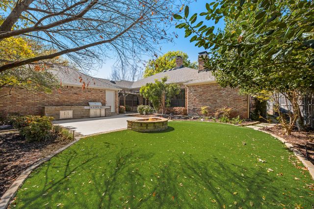 11104 Manorview Circle, Dallas, TX 75228