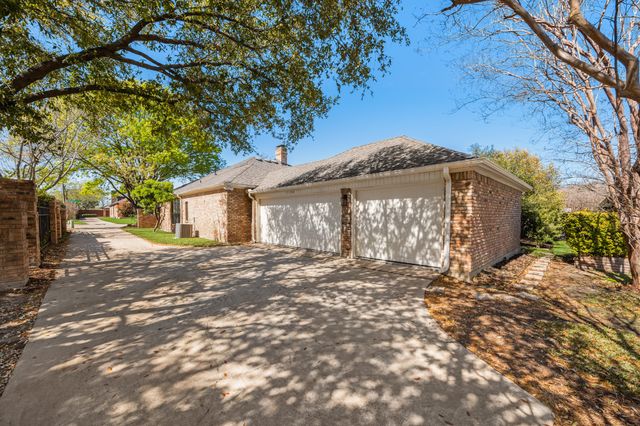 11104 Manorview Circle, Dallas, TX 75228