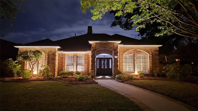11104 Manorview Circle, Dallas, TX 75228
