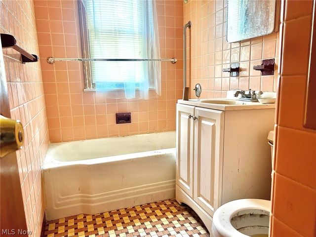 3736 Martin Luther King Jr Drive, Cleveland, OH 44105