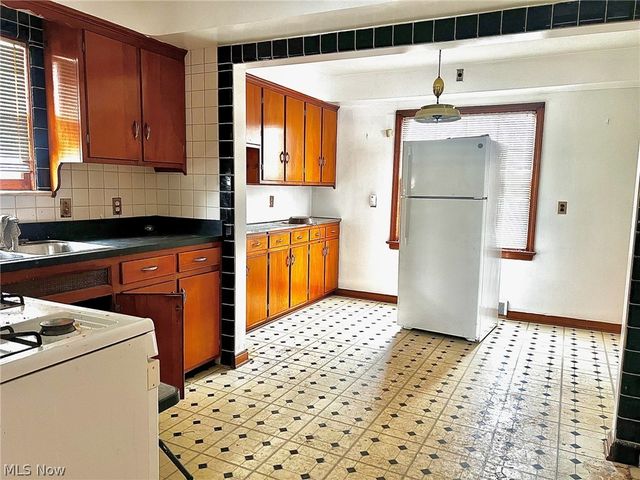 3736 Martin Luther King Jr Drive, Cleveland, OH 44105