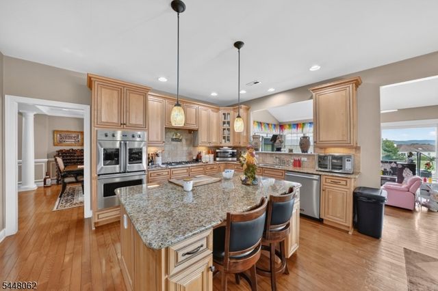 50 Albert Dr, Union Twp., NJ 08809