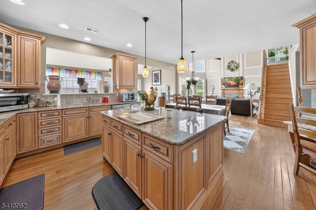 50 Albert Dr, Union Twp., NJ 08809