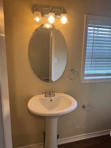 8823 San Benito Way, Dallas, TX 75218