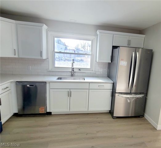 515 Murray Hill Drive, Youngstown, OH 44505