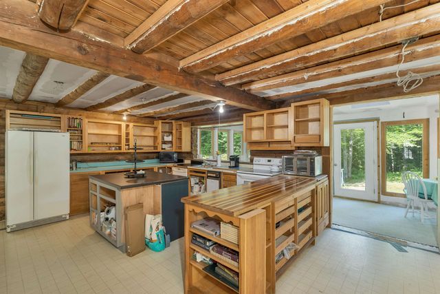 61 MacDonald Lane, Groton, NH 03266