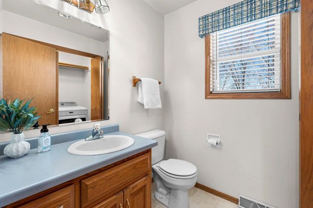 2374 YOLANDA CIRCLE, Green Bay, WI 54303