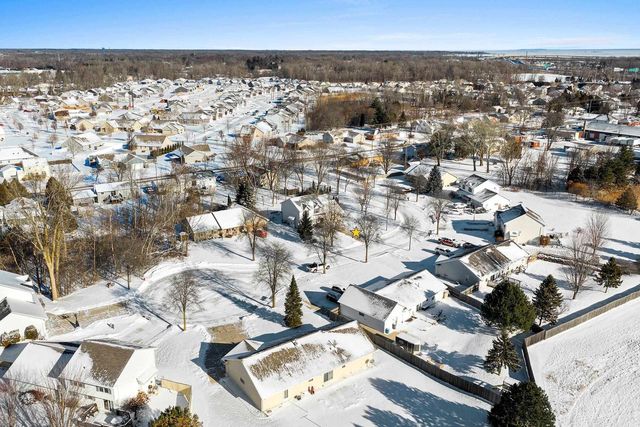 2374 YOLANDA CIRCLE, Green Bay, WI 54303