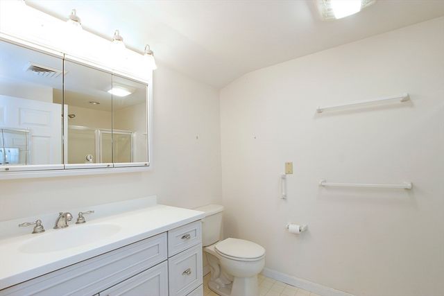 18 West Road 307, Orleans, MA 02653