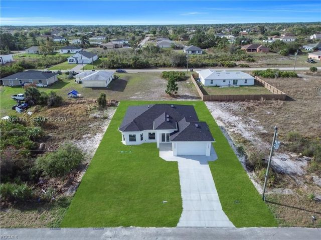 2909 63rd St W, Lehigh Acres, FL 33971