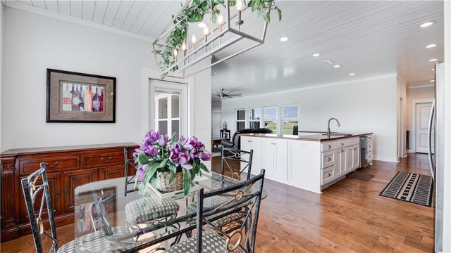 11985 Viney Grove Road, Prairie Grove, AR 72753