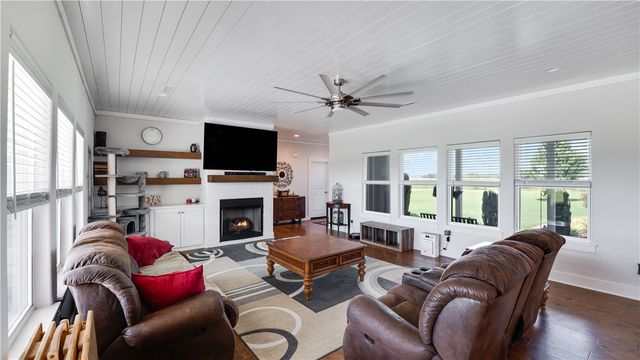 11985 Viney Grove Road, Prairie Grove, AR 72753