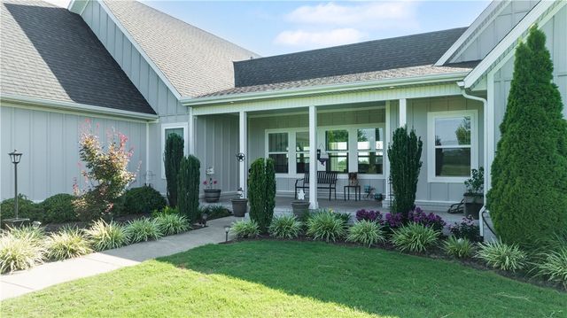 11985 Viney Grove Road, Prairie Grove, AR 72753