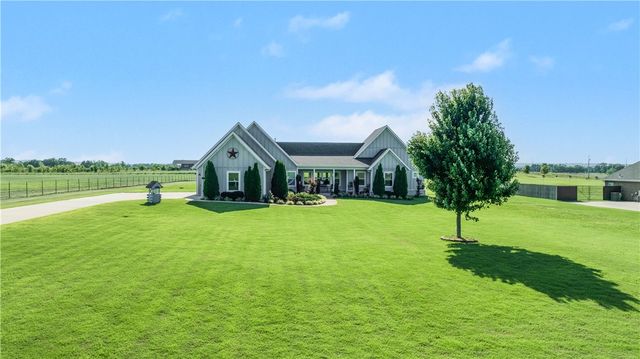11985 Viney Grove Road, Prairie Grove, AR 72753