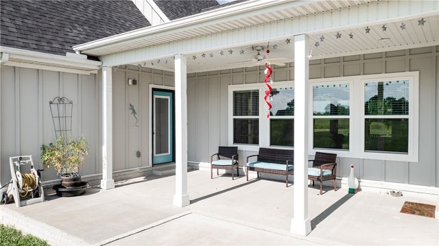 11985 Viney Grove Road, Prairie Grove, AR 72753