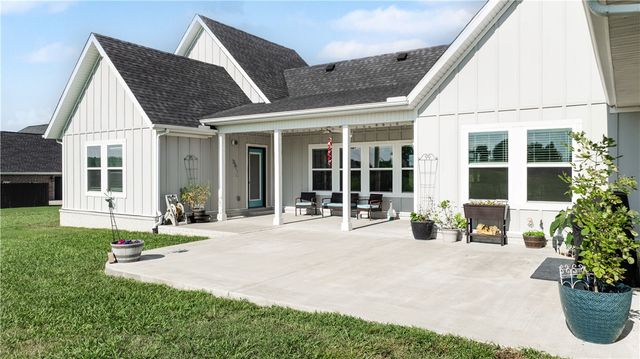 11985 Viney Grove Road, Prairie Grove, AR 72753