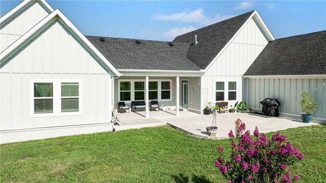 11985 Viney Grove Road, Prairie Grove, AR 72753