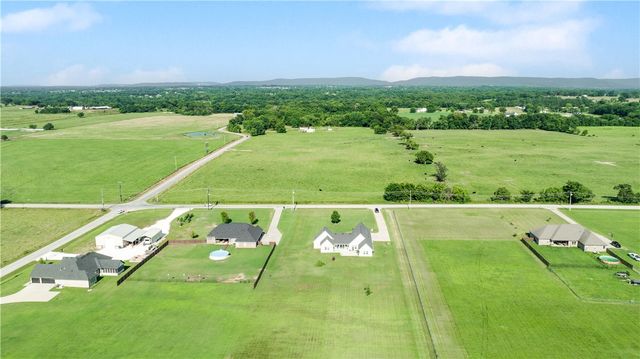 11985 Viney Grove Road, Prairie Grove, AR 72753