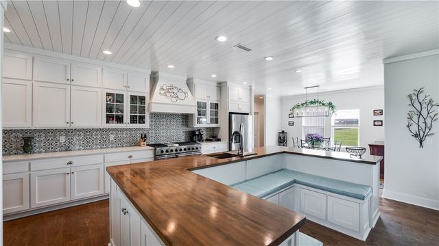 11985 Viney Grove Road, Prairie Grove, AR 72753