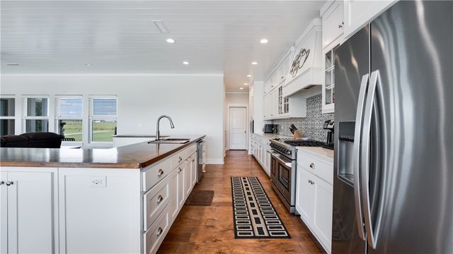 11985 Viney Grove Road, Prairie Grove, AR 72753
