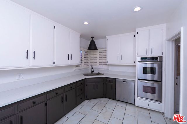 3986 Hepburn Avenue, Los Angeles, CA 90008