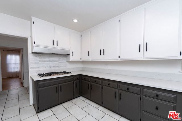 3986 Hepburn Avenue, Los Angeles, CA 90008