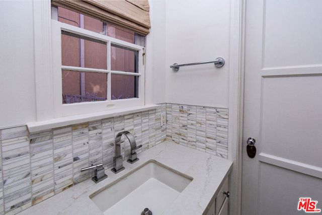 3986 Hepburn Avenue, Los Angeles, CA 90008