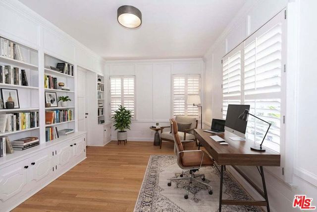 3986 Hepburn Avenue, Los Angeles, CA 90008