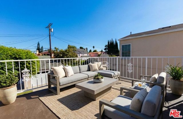 3986 Hepburn Avenue, Los Angeles, CA 90008