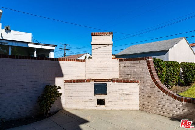 3986 Hepburn Avenue, Los Angeles, CA 90008