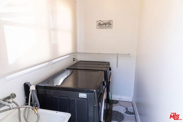 3986 Hepburn Avenue, Los Angeles, CA 90008