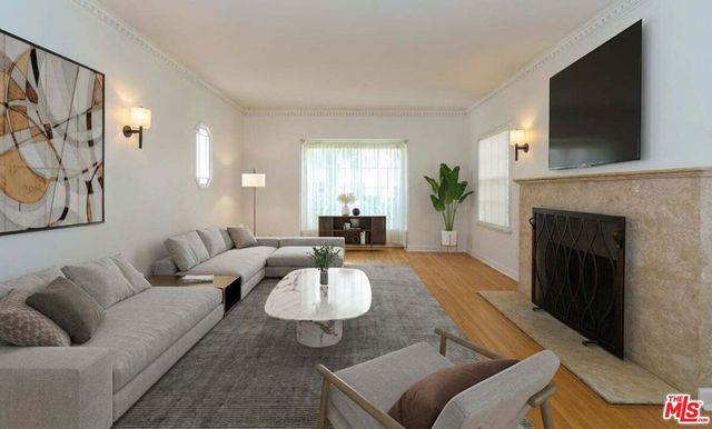 3986 Hepburn Avenue, Los Angeles, CA 90008