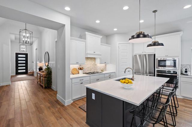 456 Cold River RUN, Kyle, TX 78640