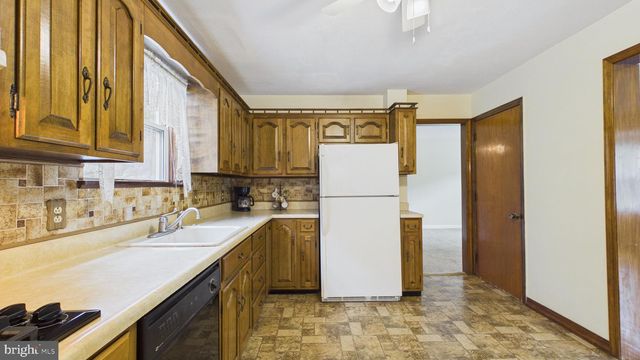 576 CRAWFORD AVE, Dover, DE 19901