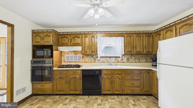 576 CRAWFORD AVE, Dover, DE 19901