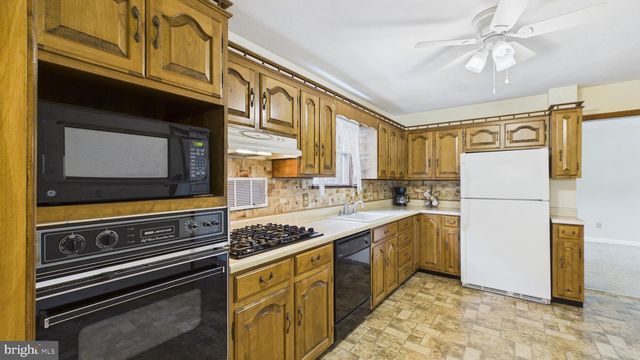 576 CRAWFORD AVE, Dover, DE 19901
