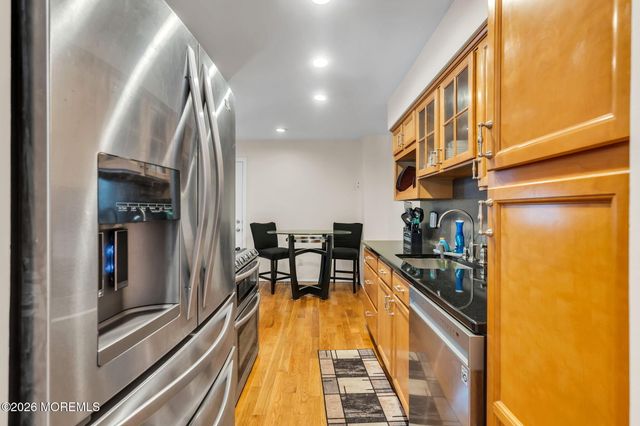 252 Longwood Drive 25-2, Manalapan, NJ 07726